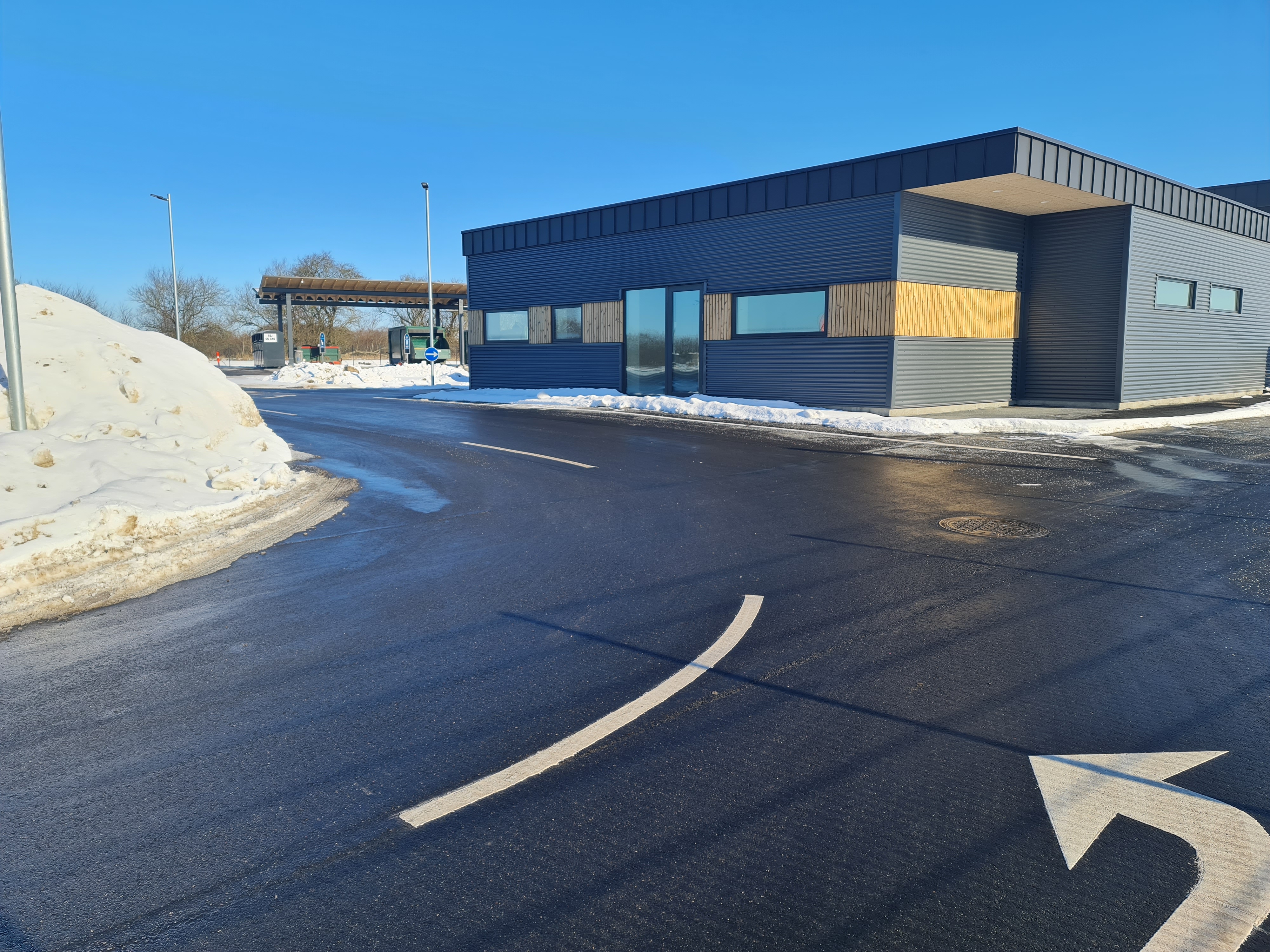 Indkørsel Med Følg Pilen 2