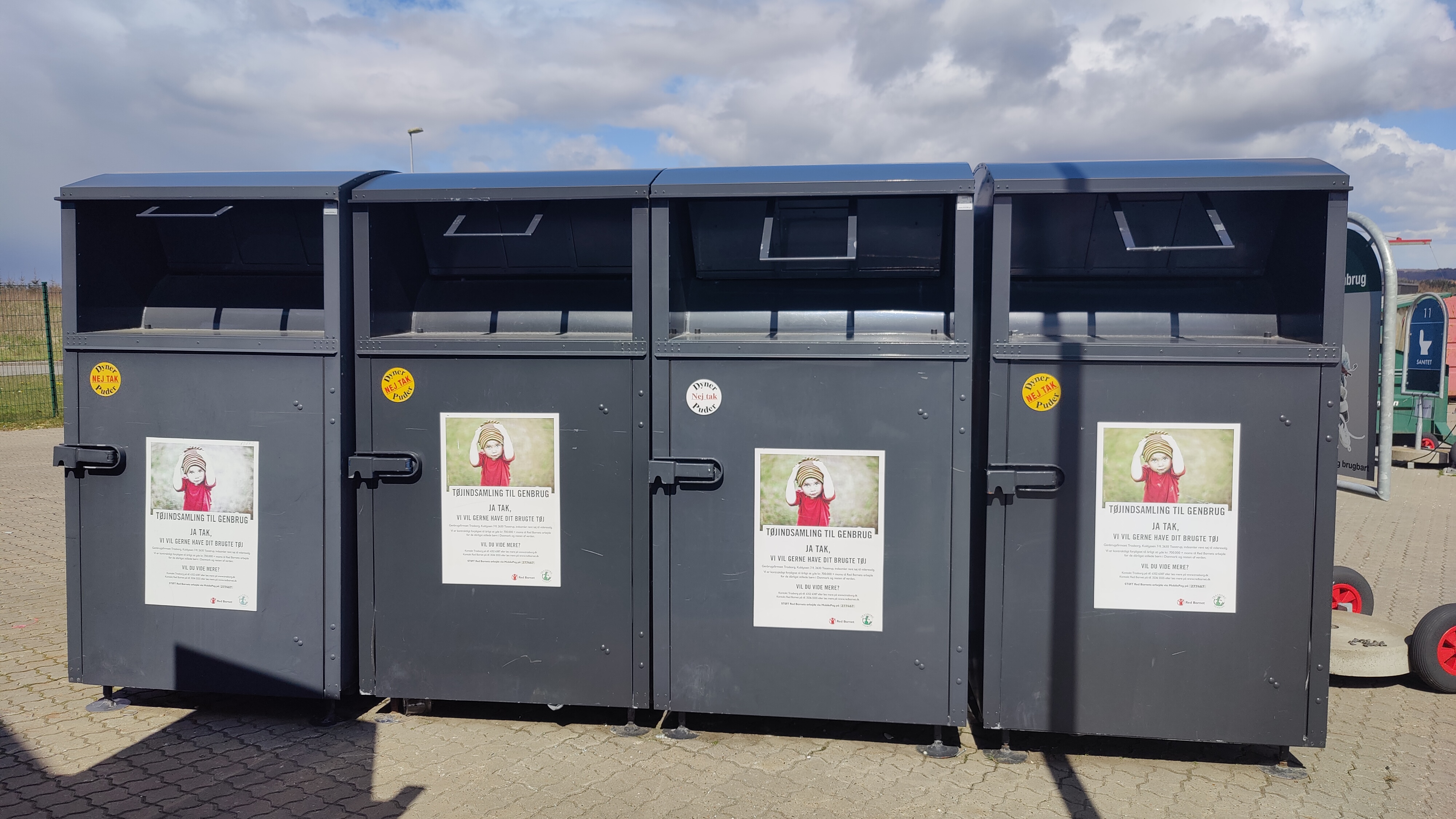 Aflever rent og pænt tøj til genbrug