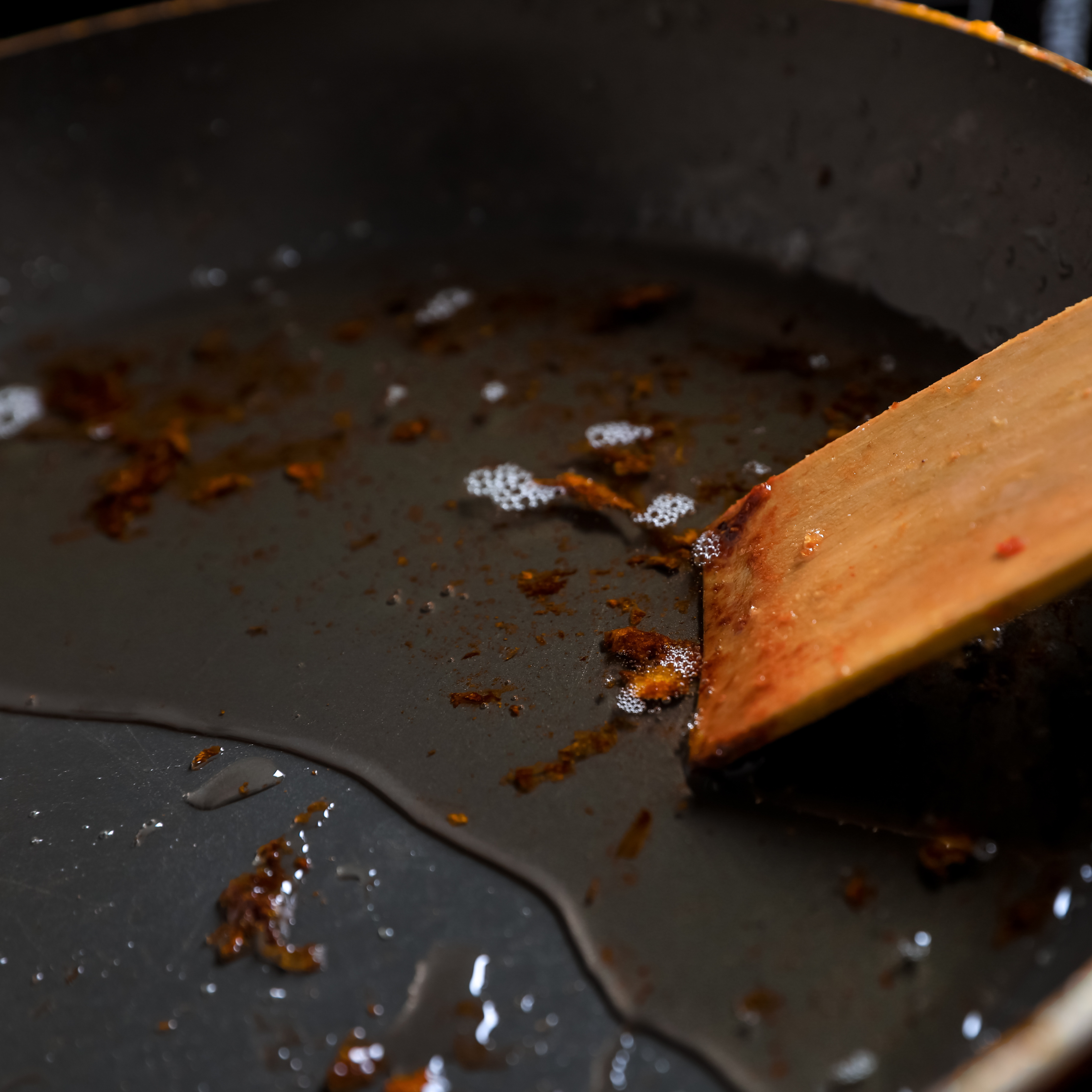 Hæld ikke fedt i afløbet