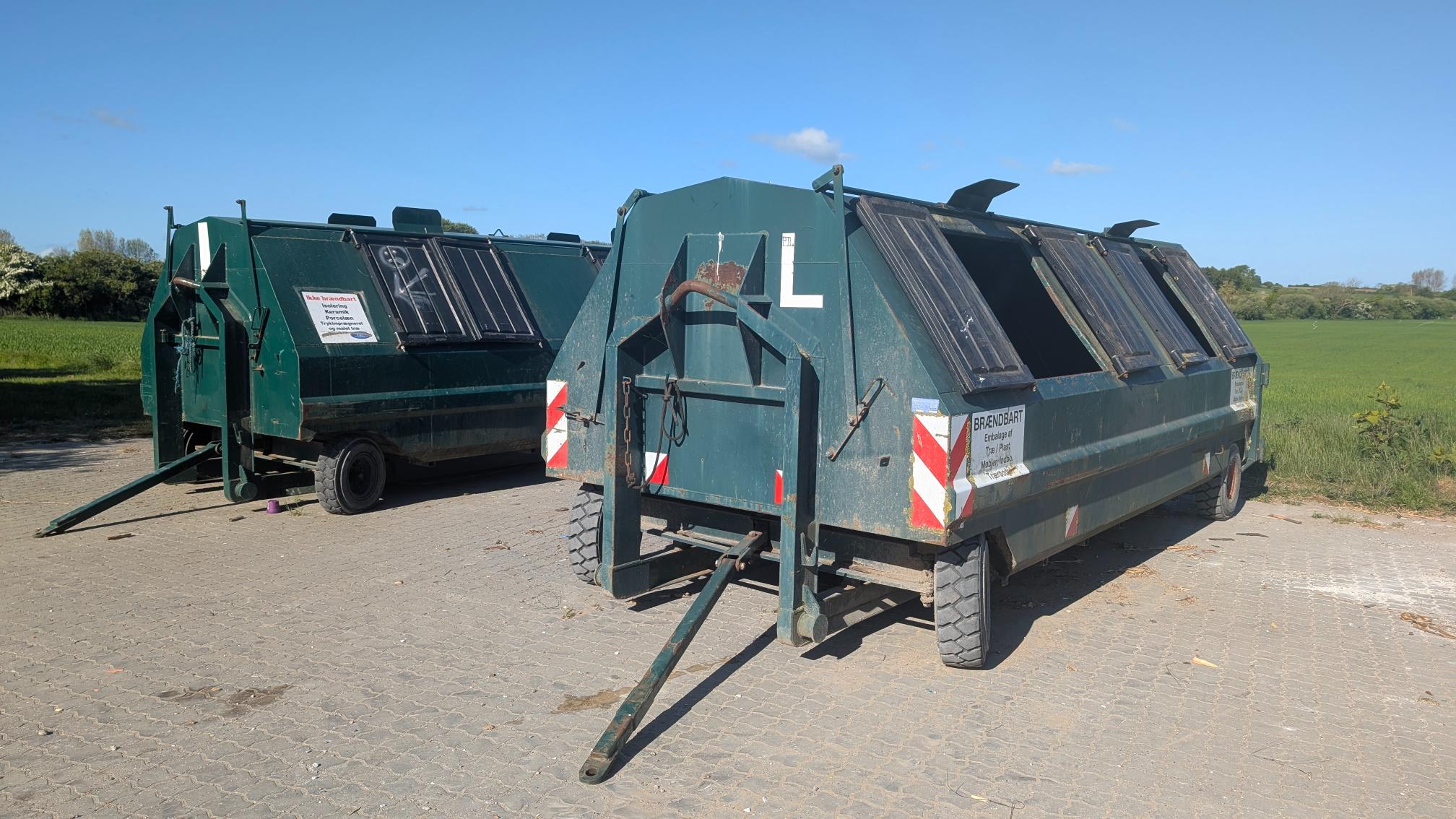 Lokal renovationsmedarbejder på Lyø